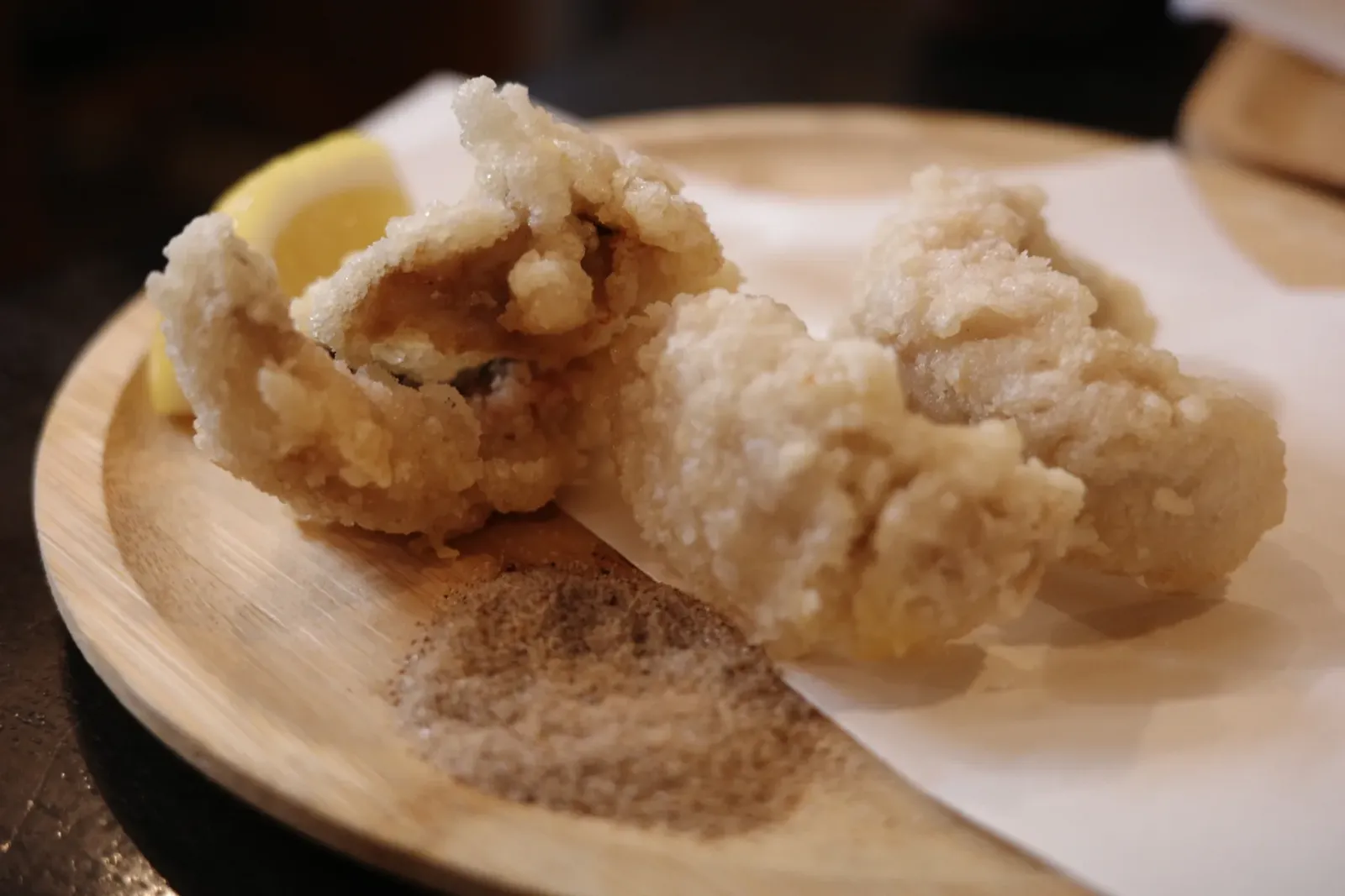 石垣島 えいこ鮮魚店 名物のグルクンの唐揚げ